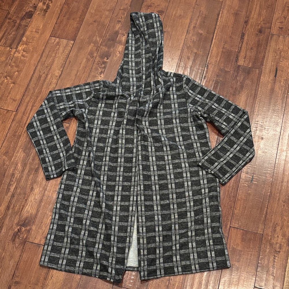 Chic Plaid Hooded Cape - Black and Gray